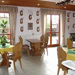 Edelweiss Panzio Bed & Breakfast Pilisvörösvár