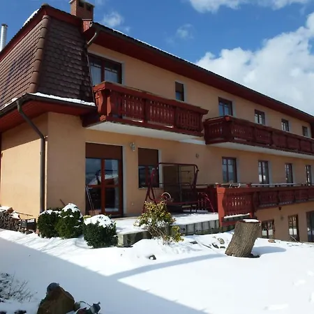 Edelweiss Panzio Bed & Breakfast 3*