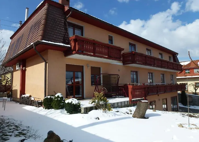 Edelweiss Panzio Bed & Breakfast 3*